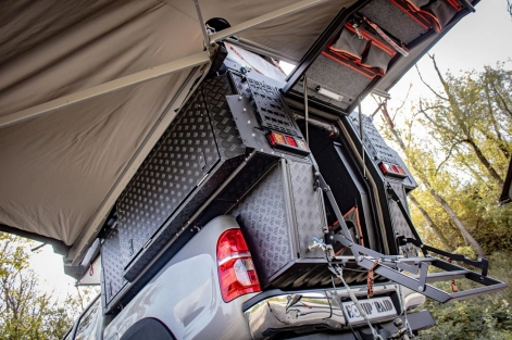 Détail de la cellule Alu-Cab khaya sous le auvent