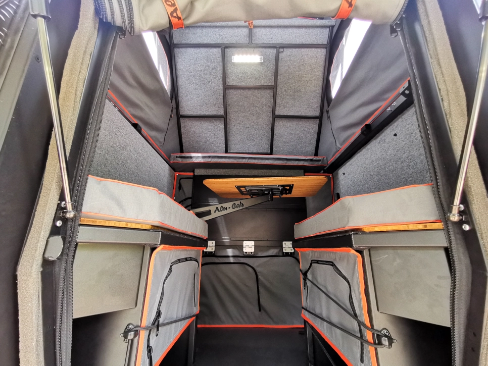 intérieur de la cellule Khaya ALUCAB