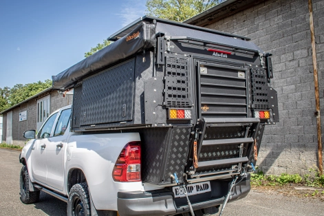 Vue arrière de la cellule Khaya fermée