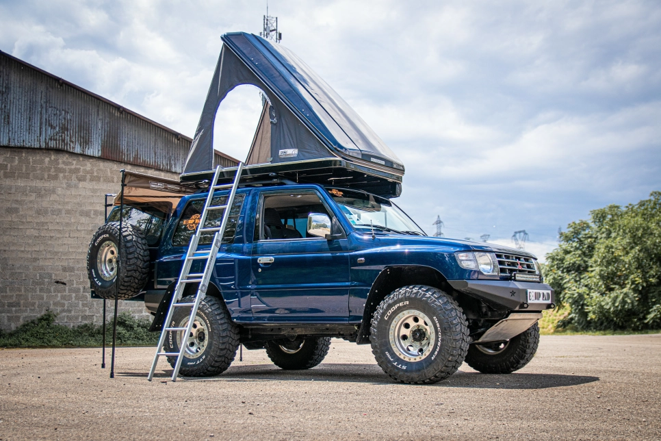Tente de toit Columbus de la marque premium autohome sur mistubishi pajero