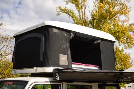 Tente de toit Autohome coque rigide préparation tout terrain 4x4 Alsace bivouac