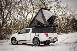 tente de toit Alu-Cab installée sur Mitsubishi L200 par Equip'Raid