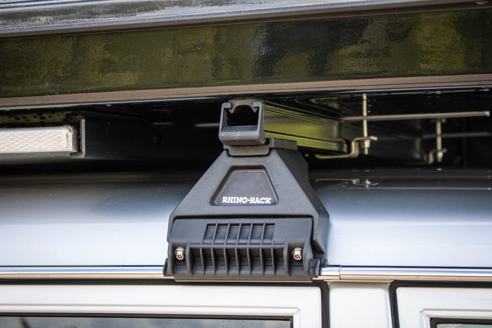 Barres de toit Rhino-Rack heavy duty et pieds 150mm