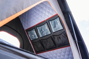 Pochettes de rangement intérgées à la tente de toit premium Gen 3-R