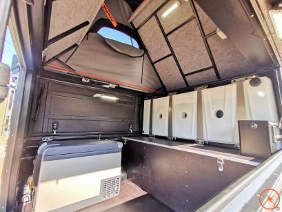 réservoir eau Alu-Cab aménagement intérieur canopy camper ford ranger 
