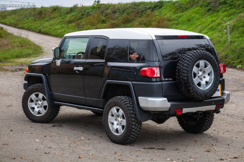 véhicule tout terrain Toyota FJ Cruiser équipé par equip'raid