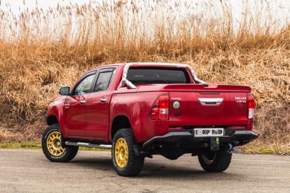 Toyota hilux revo équipé de suspension Terrain Tamer avec rehausse 40mm