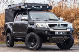 Préparation 4x4 de Toyota Hilux Revo par Equip'Raid Canopy Camper