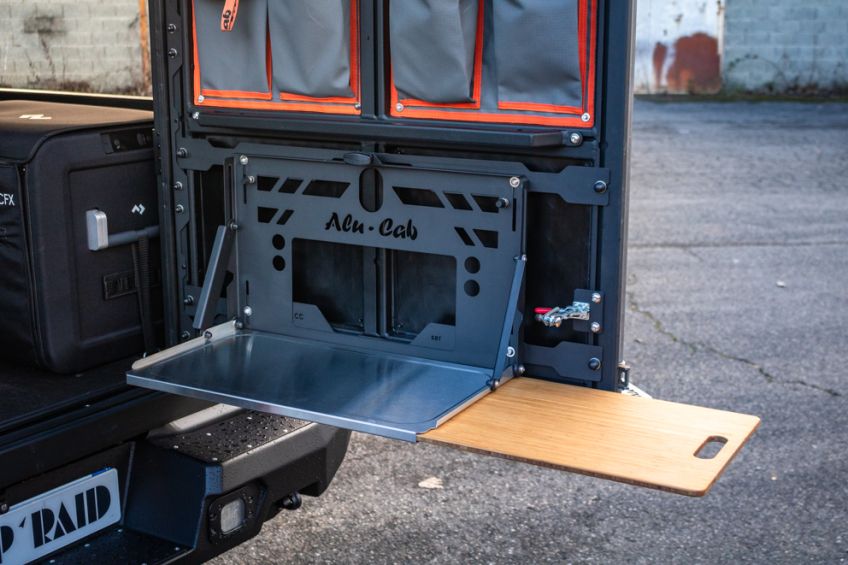 Tablette pliante de porte arrière Alu-Cab pour Canopy Camper