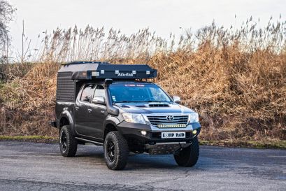 Toyota Hilux Vigo préparé pour raid aventure bivouac par Equip'Raid