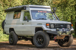 Toyota Land Cruiser hzj78