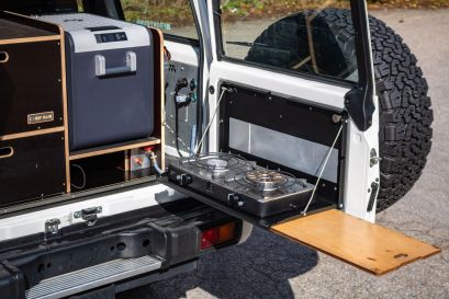 Réchaud à gaz CADAC et Tablette pliante de porte arrière FRONTRUNNER vendus chez Equip'Raid