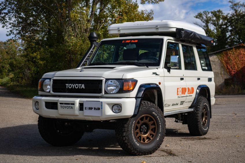 Toyota landcruiser vdj76 préparé par Equip'Raid