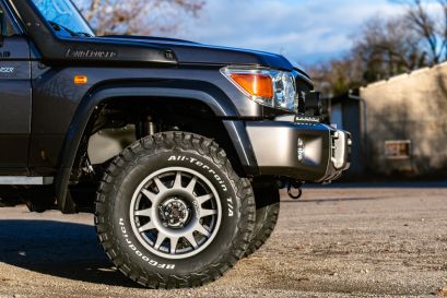 Toyota Land Cruiser GRJ 79 préparé et importé par Equip'Raid jantes aluminium raid Dakar Zero EVO CORSE 8x17