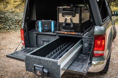 Tiroirs de rangement aménagement intérieur hardtop 4x4 préparé chez Equip'Raid