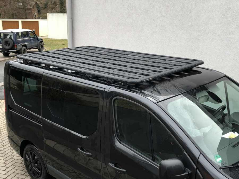 Rails de toit noir Renault Trafic 3 OMAC - Accessoire pour van aménagé -  H2R Equipements