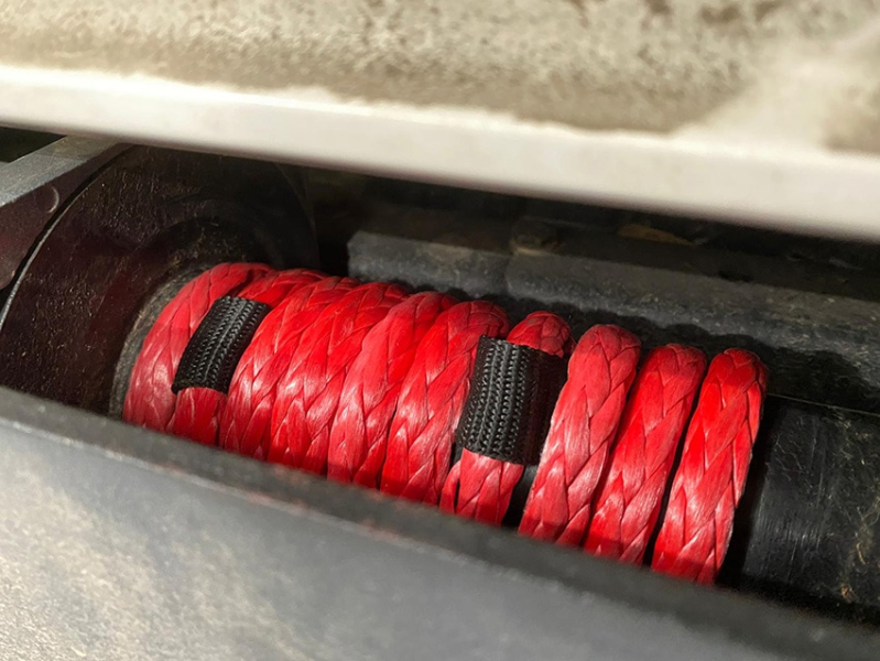 Achetez Saber - Saber 13 500 kg - Corde de treuil rouge en fibre simple  tressée SaberPro® de 12 mm - 50M au meilleur prix chez Equip'Raid