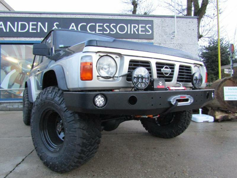 PARE CHOC AVANT AVEC PARE BUFFLE F4X4 POUR NISSAN PATROL GR Y60