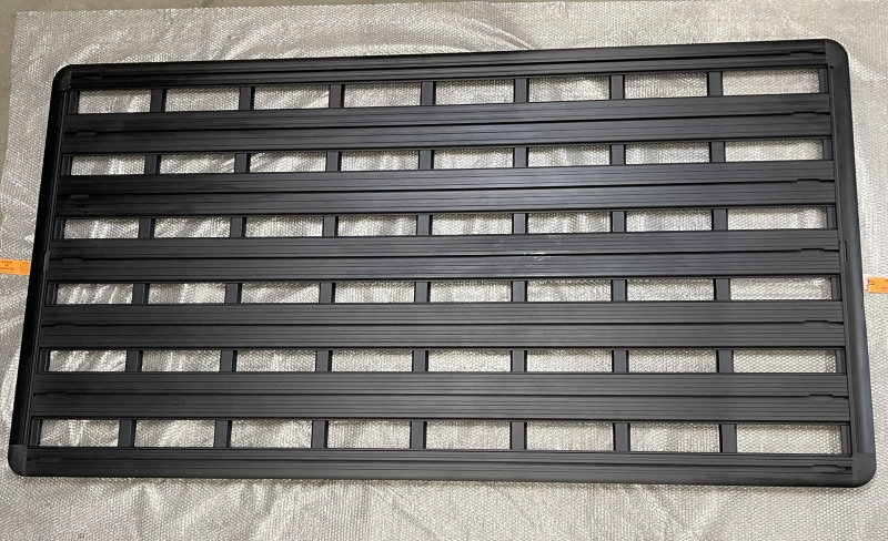 GALERIE DE TOIT D'OCCASION RHINO RACK PIONEER NG 2728 MM x 1465 MM *ABIME TRANSPORT*